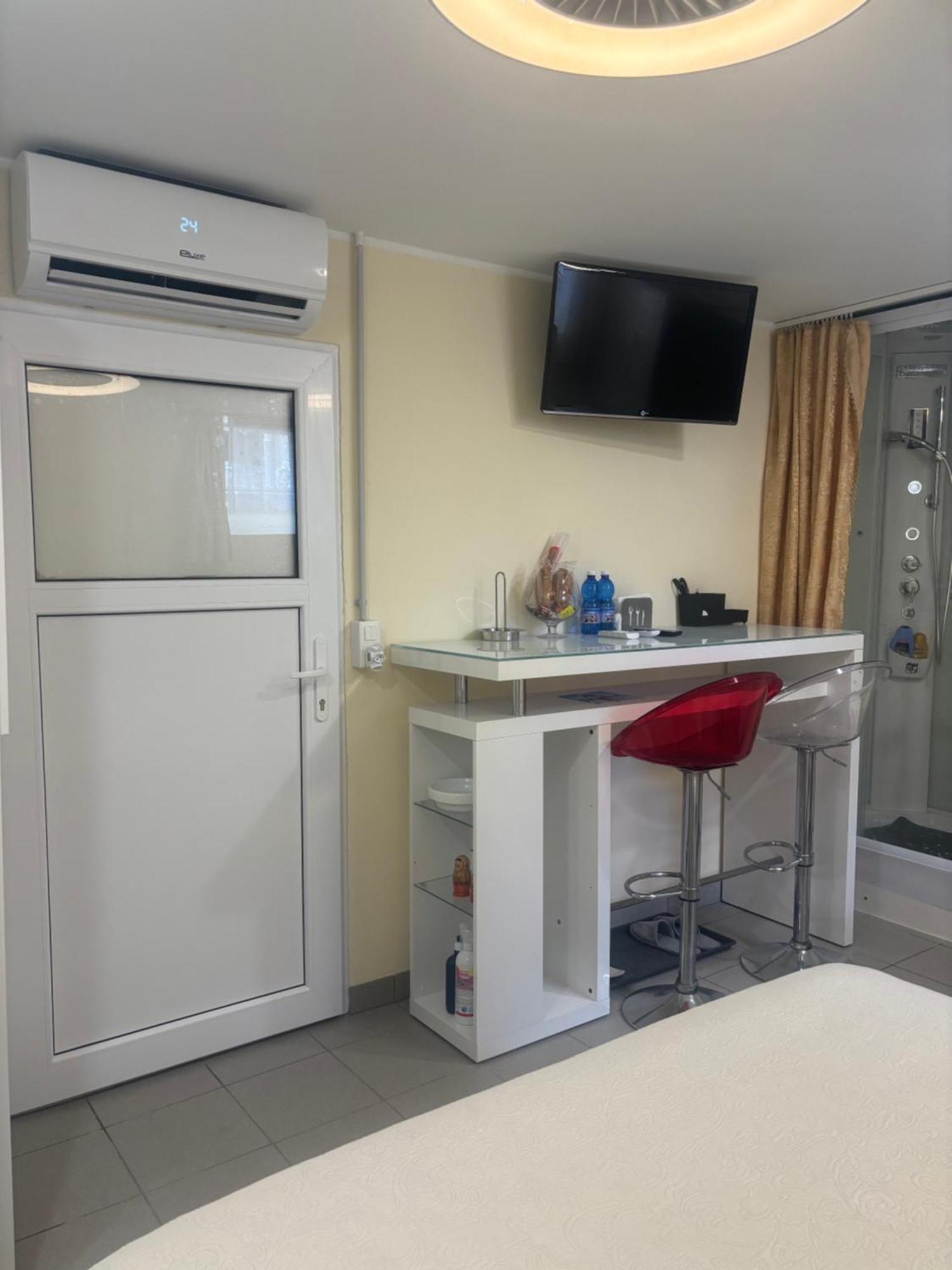 Small Apartments In Lamone ภายนอก รูปภาพ